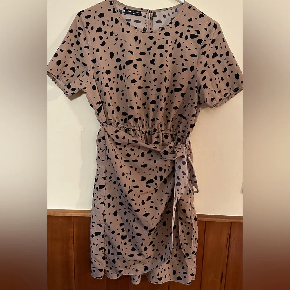 SHEIN size MEDIUM (6), dark tan with black spots, short sleeved, faux wrap dress